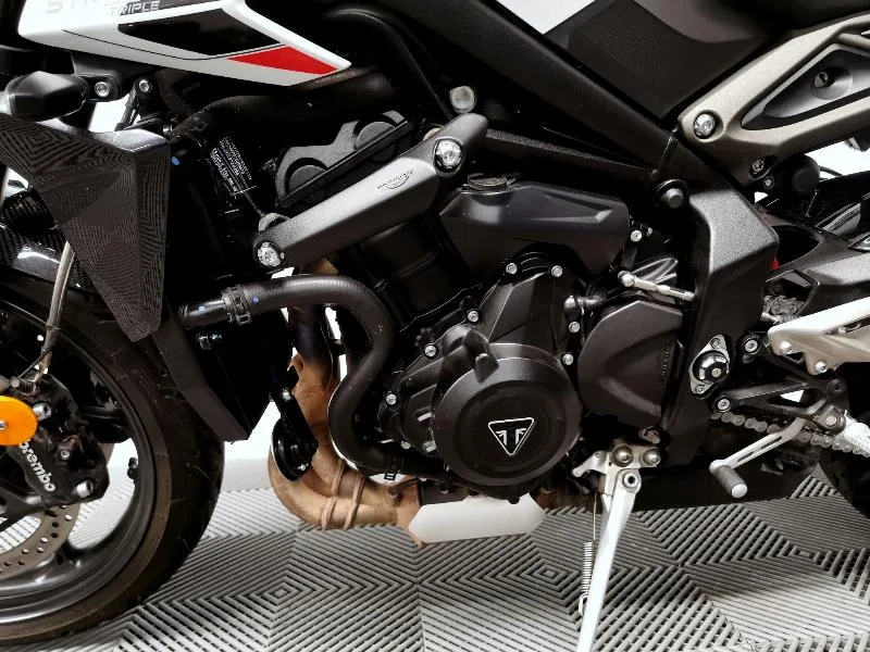 STREET TRIPLE 765 R A2
