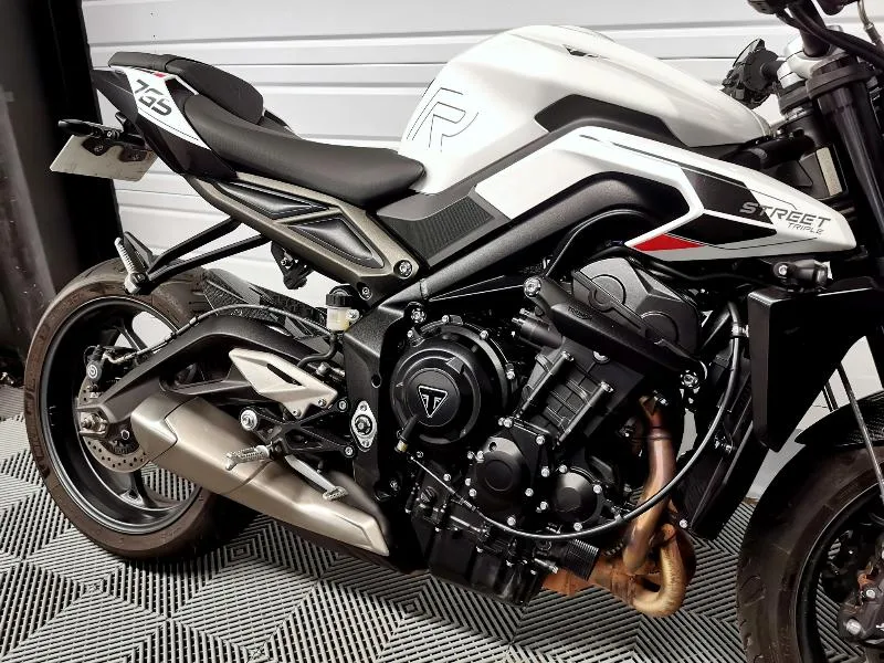 STREET TRIPLE 765 R A2