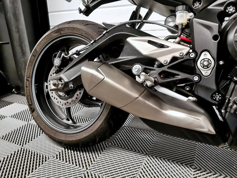 STREET TRIPLE 765 R A2
