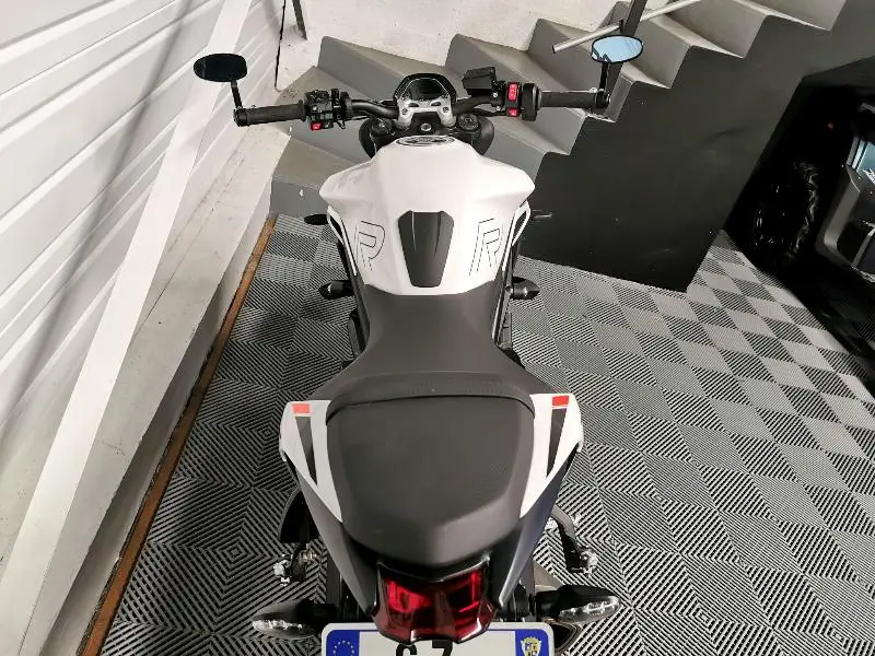 STREET TRIPLE 765 R A2