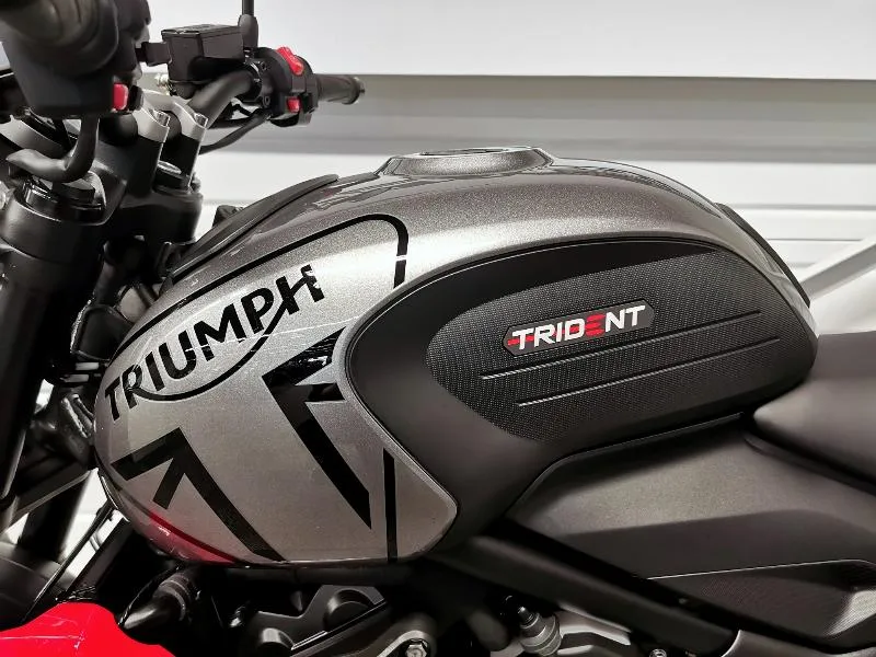 TRIDENT 660