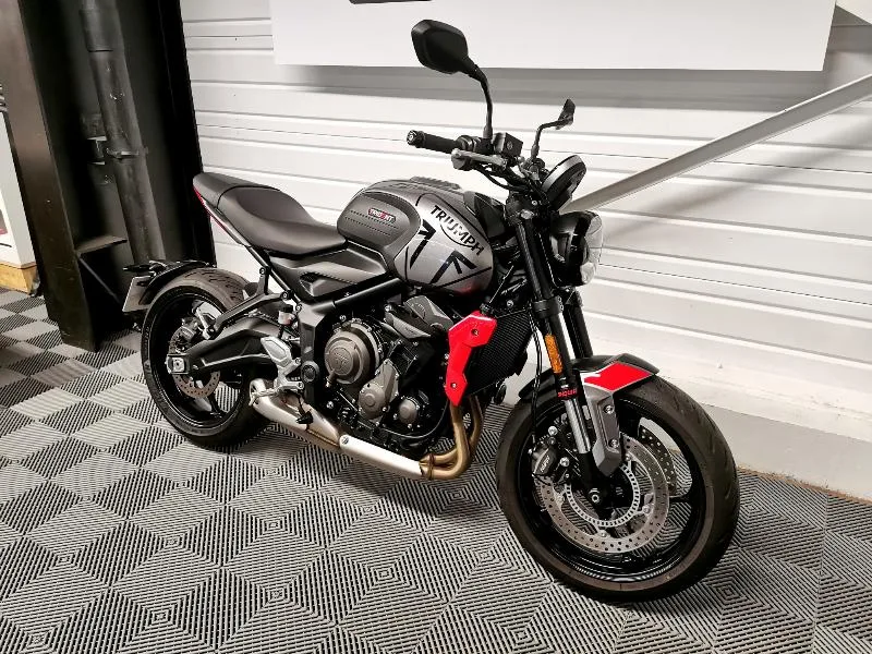 TRIDENT 660