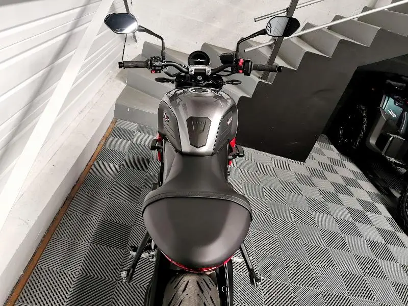 TRIDENT 660