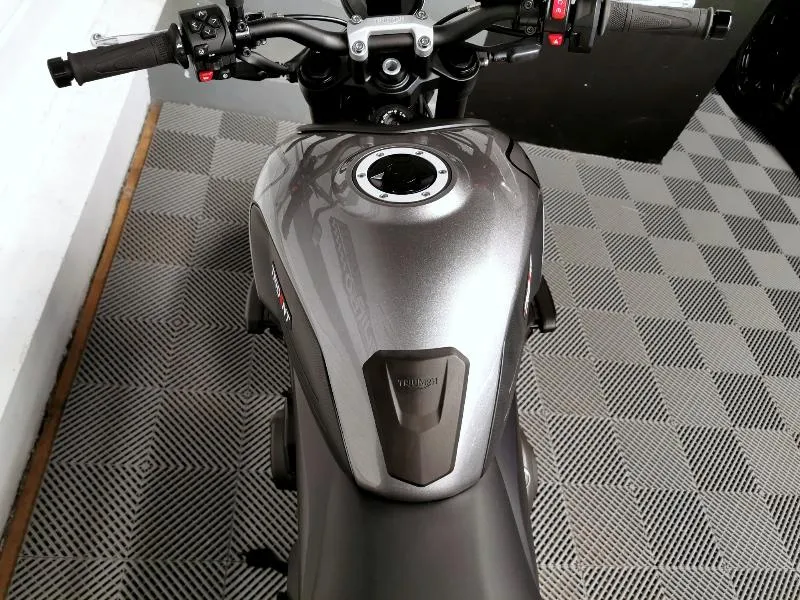 TRIDENT 660