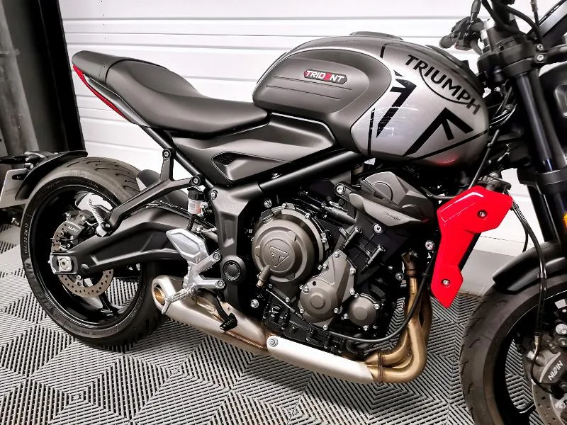 TRIDENT 660
