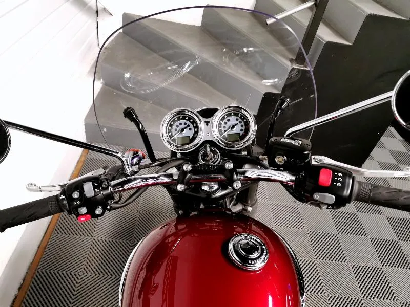 BONNEVILLE T120