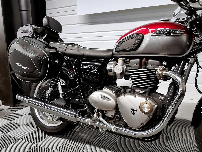 BONNEVILLE T120