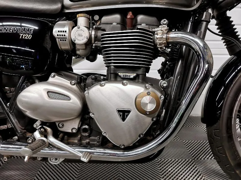 BONNEVILLE T120