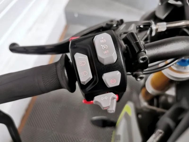 SPEED TRIPLE 1200 RS