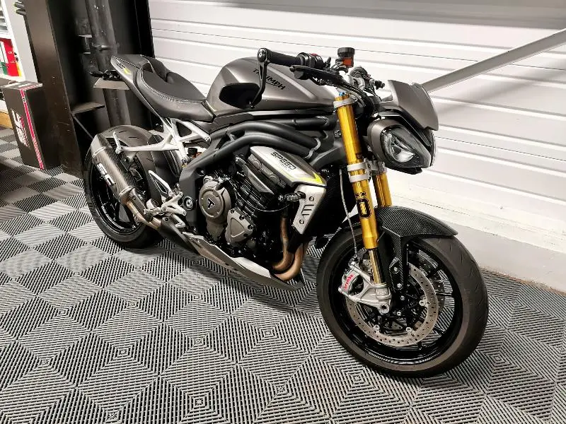 SPEED TRIPLE 1200 RS