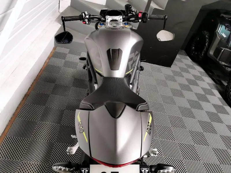 SPEED TRIPLE 1200 RS