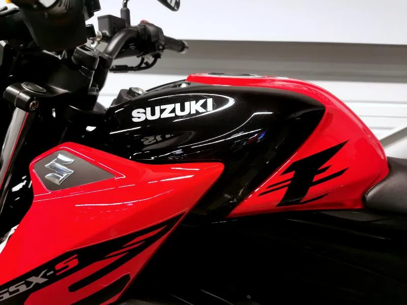 GSXS 125 ABS