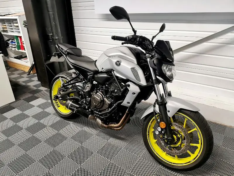MT07