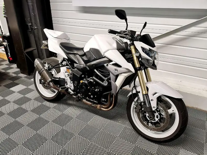 GSR 750