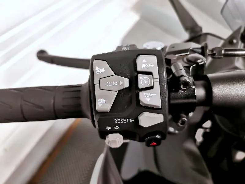 NINJA 1000 SX