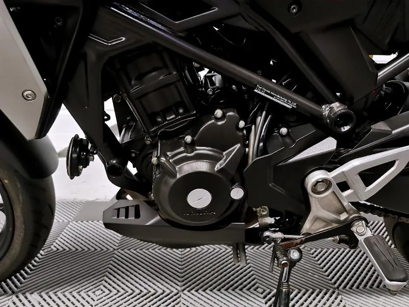 CB300R