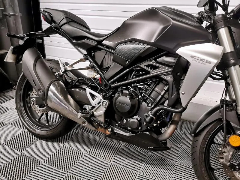 CB300R