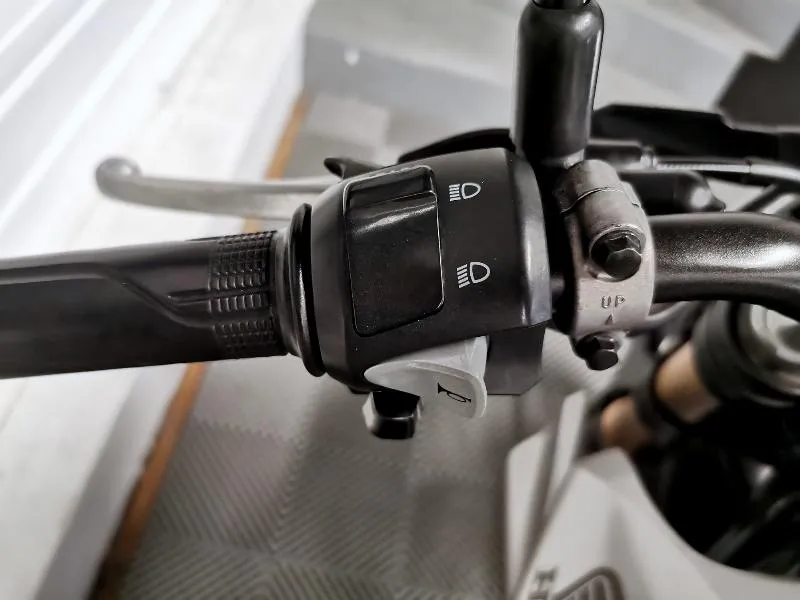 CB300R