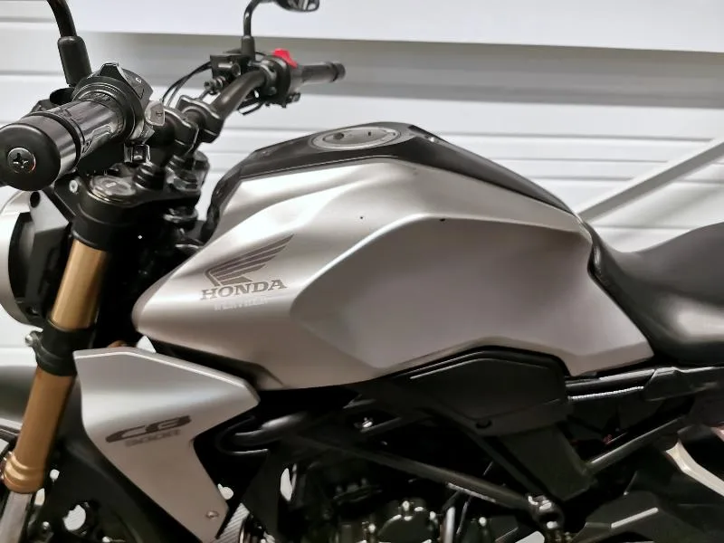 CB300R