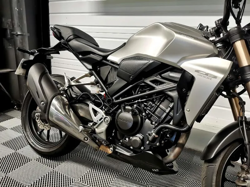 CB300R