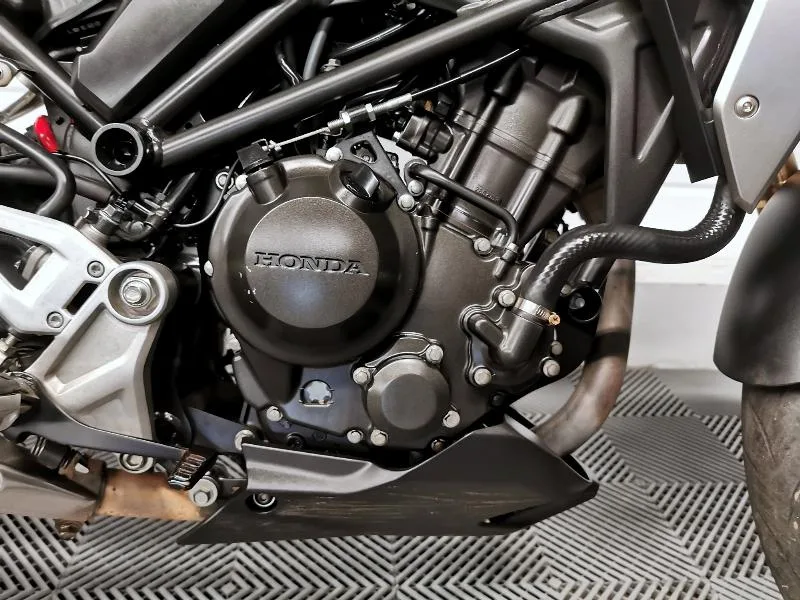 CB300R