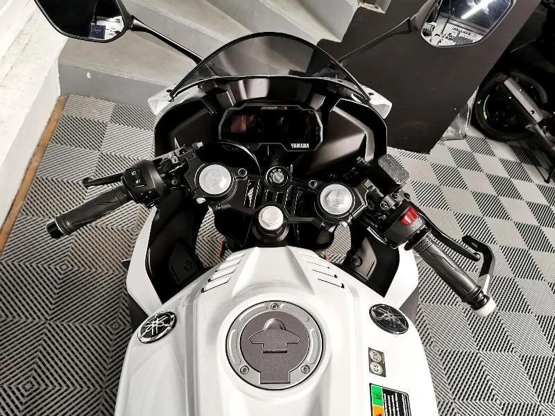 YZFR 125