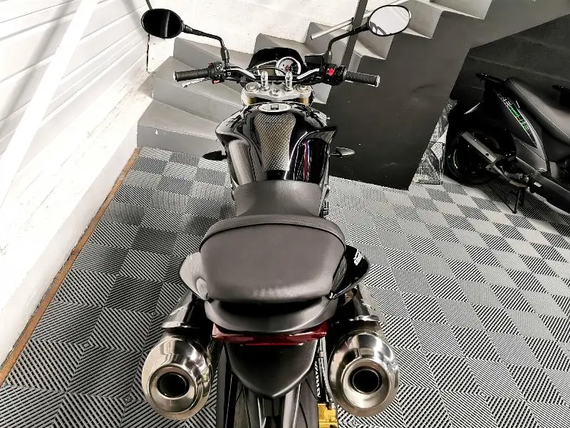 STREET TRIPLE 675