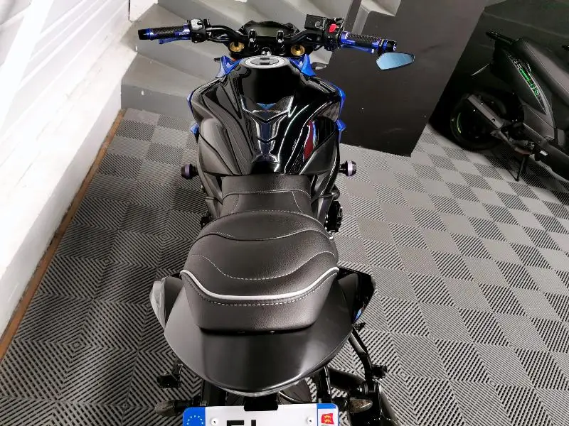 GSXS 750