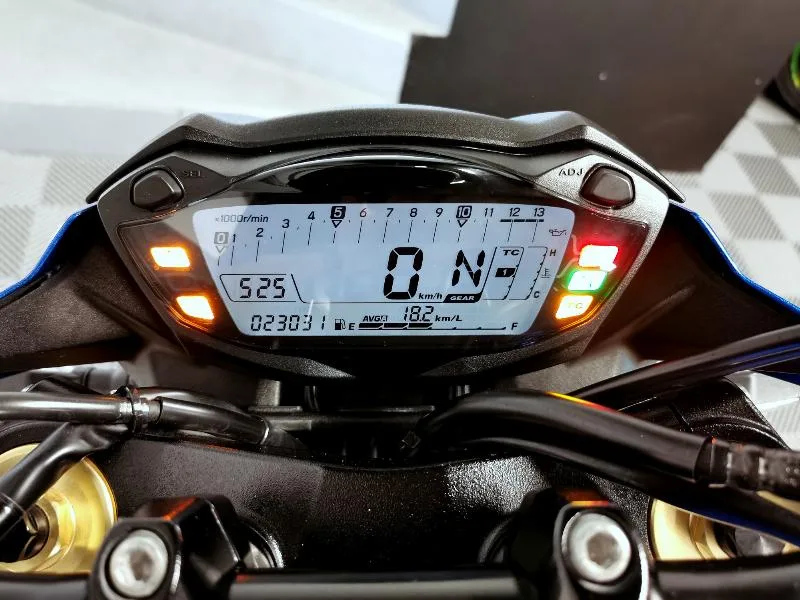 GSXS 750