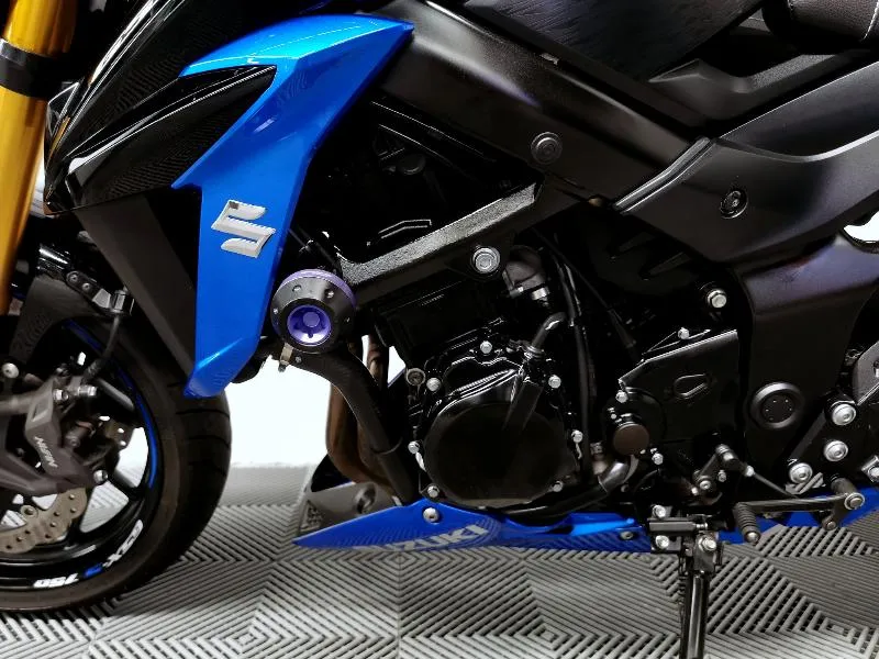 GSXS 750