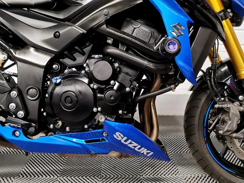 GSXS 750