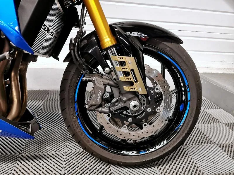 GSXS 750