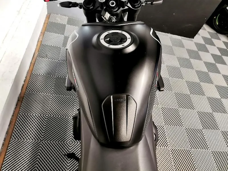 TRIDENT 660