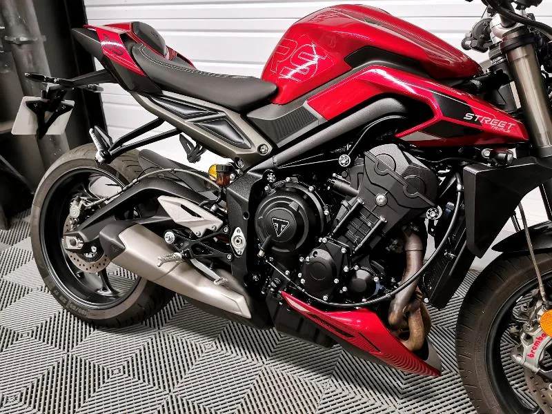 STREET TRIPLE 765 RS