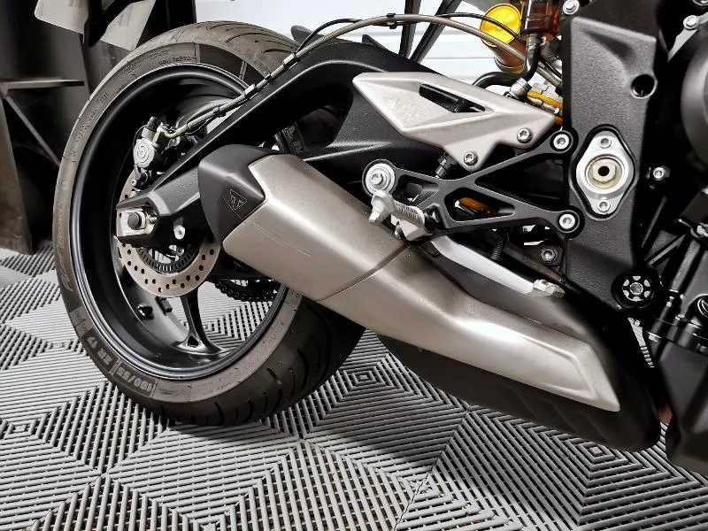 STREET TRIPLE 765 RS