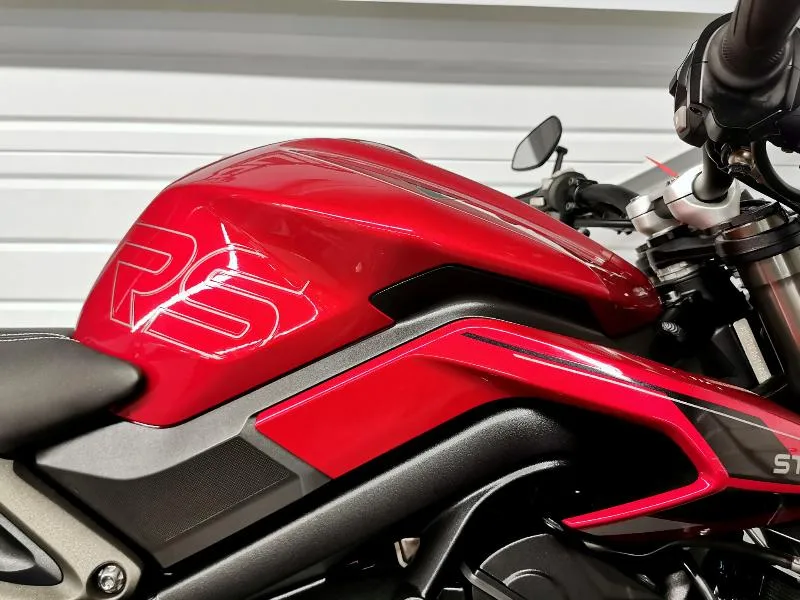 STREET TRIPLE 765 RS