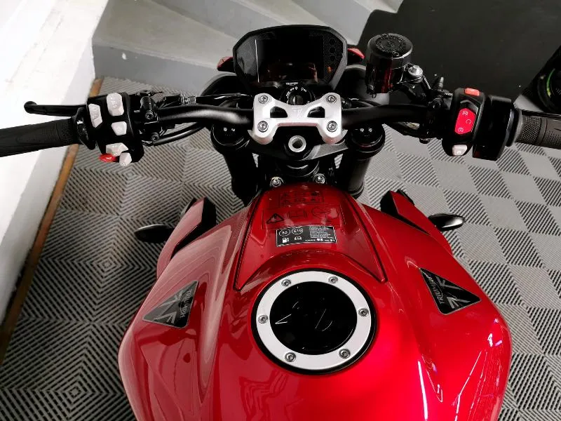 STREET TRIPLE 765 RS