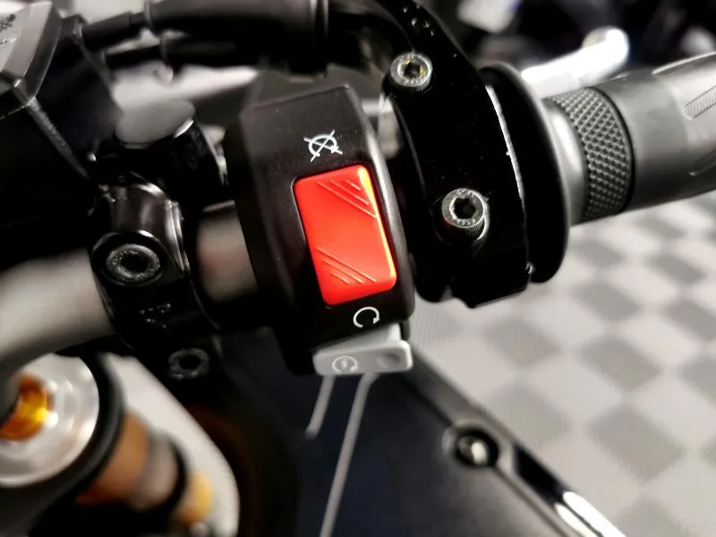 FZ8 S ABS