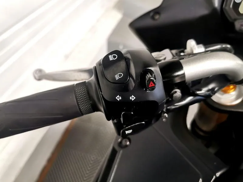 FZ8 S ABS
