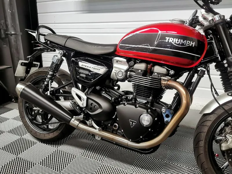 SPEED TWIN 1200