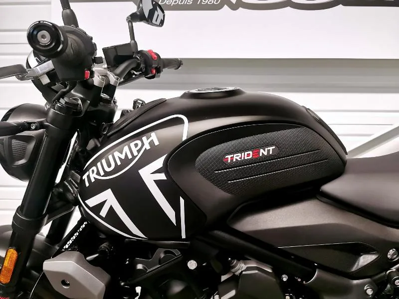 TRIDENT 660