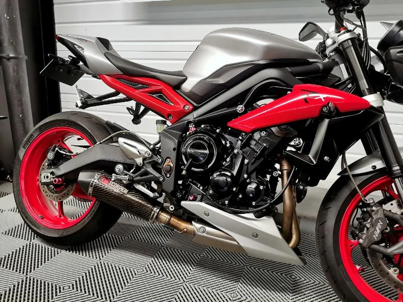 STREET TRIPLE 675 RX