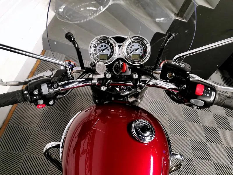 BONNEVILLE T120