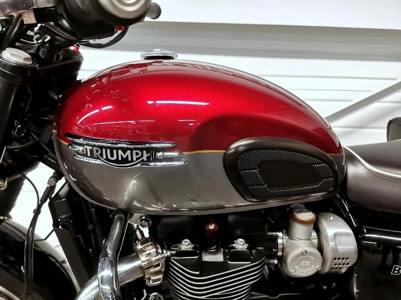 BONNEVILLE T120