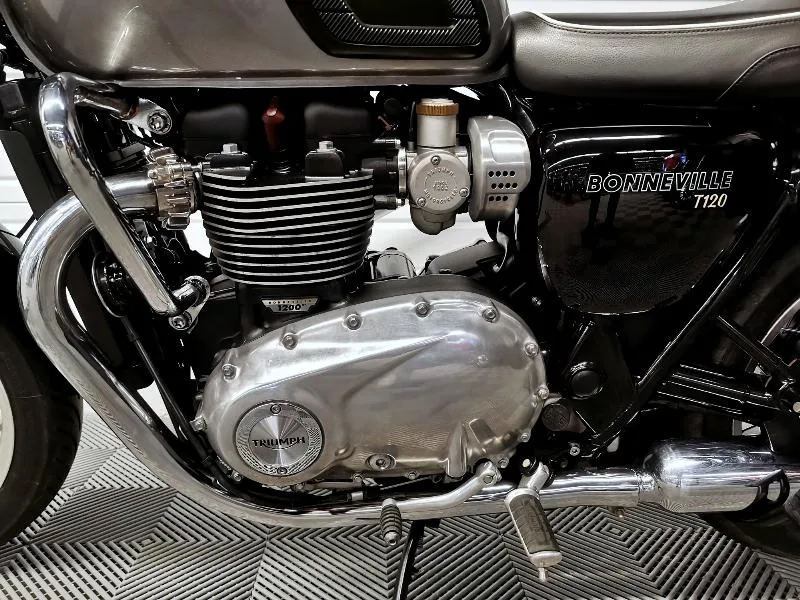 BONNEVILLE T120