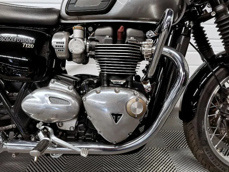 BONNEVILLE T120