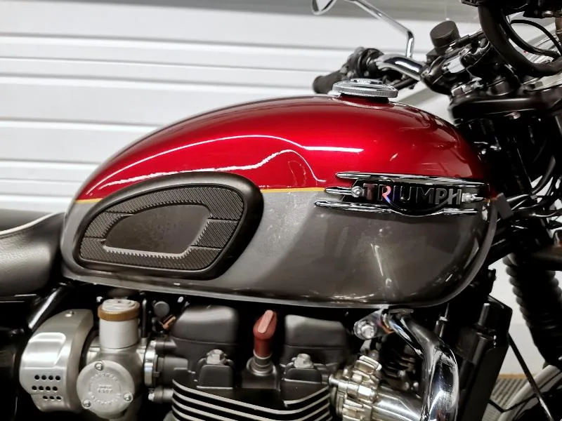BONNEVILLE T120