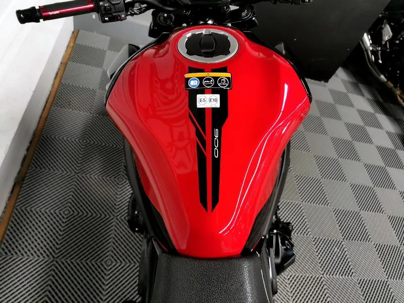 Z 900