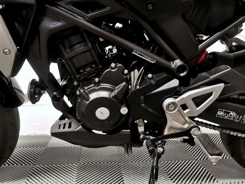 CB300R