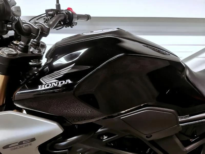 CB300R